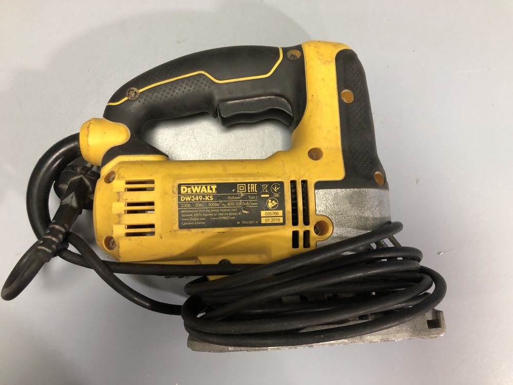 Лобзик DeWALT DWE349
