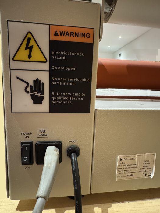 Laminadora da mesa DRYTAC JM34 com a mesa de apoio