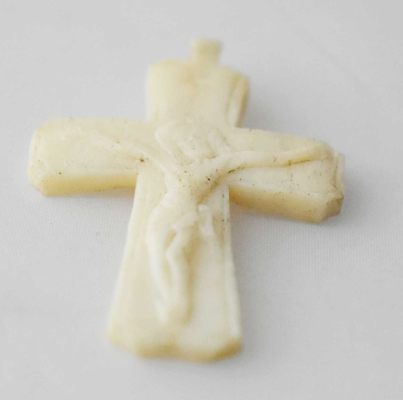Krzyżyk katolicki kościany