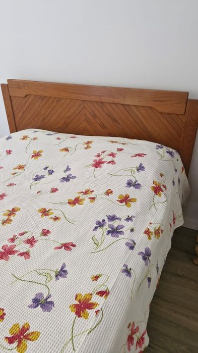 Cama de casal com estrado e colchão