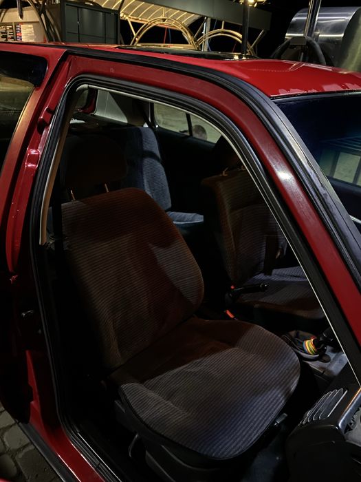 Робоча конячка Golf III терміново