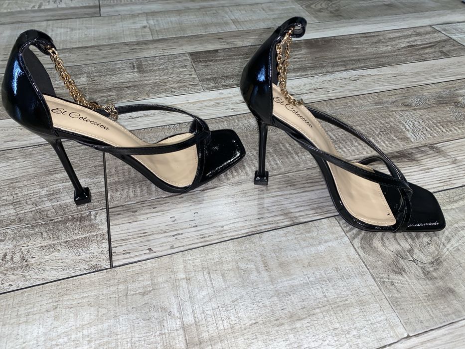 Босоножки черные лаковые в палец El Coleccion 39 р. 25 см стелька