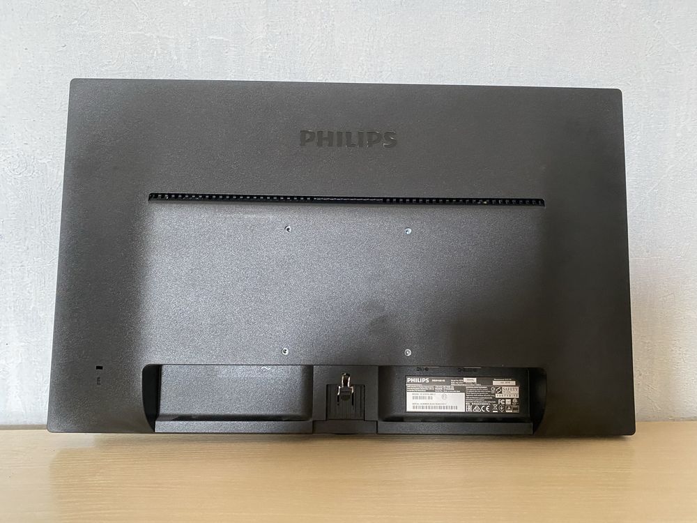 Монитор PHILIPS.