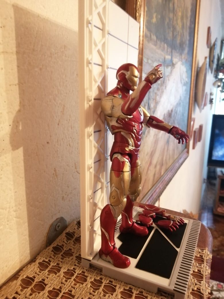 Figurka Kolekcjonerska - Iron Man Mark 85 The Avengers