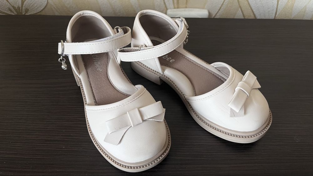 Туфлі для дівчинки дитячі