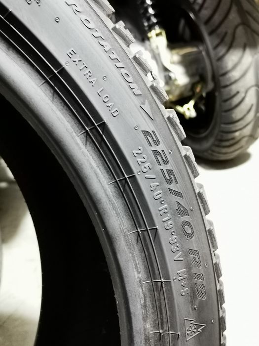 NOWE OPONY - DOT 4524 - Pirelli P Zero Winter 2 225/40/19 93 V XL