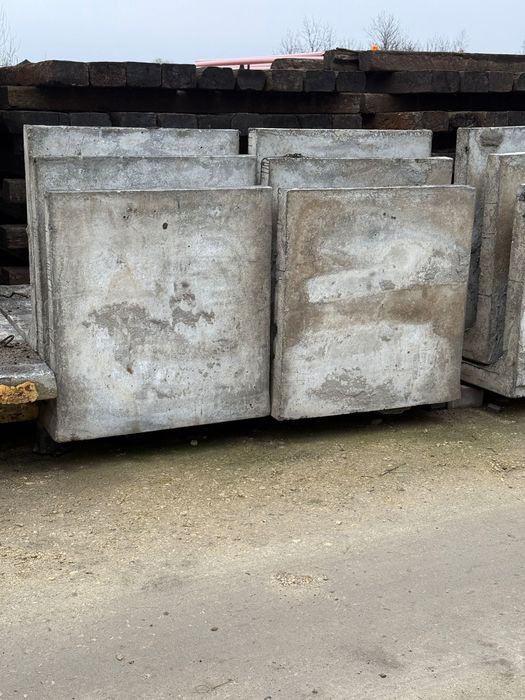 Elki Betonowe, mur oporowy