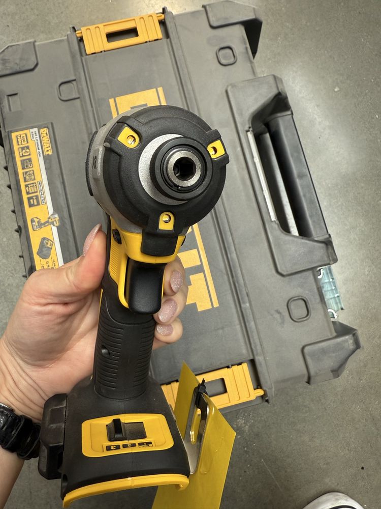 Zakrętarka Dewalt DCF887P2