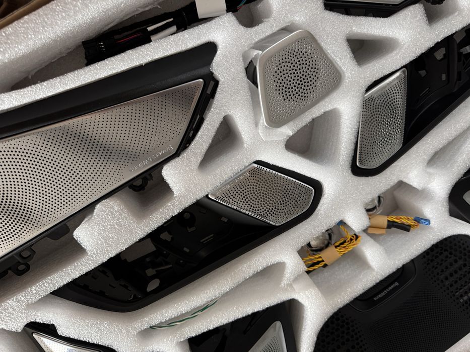 Комплект сеток с подсветкой Bowers&Wilkins на BMW X5 G05 g30 G20 g06