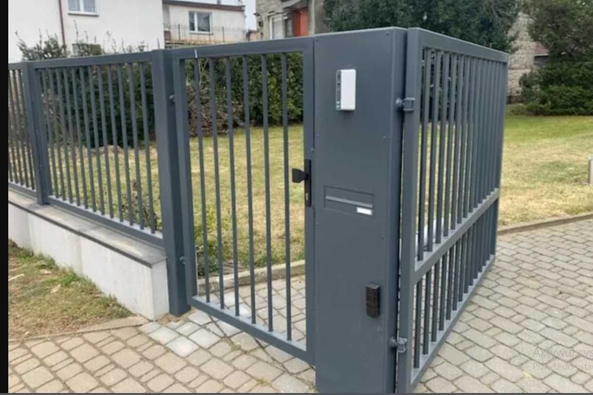 Nowoczesne ogrodzenie metalowe
