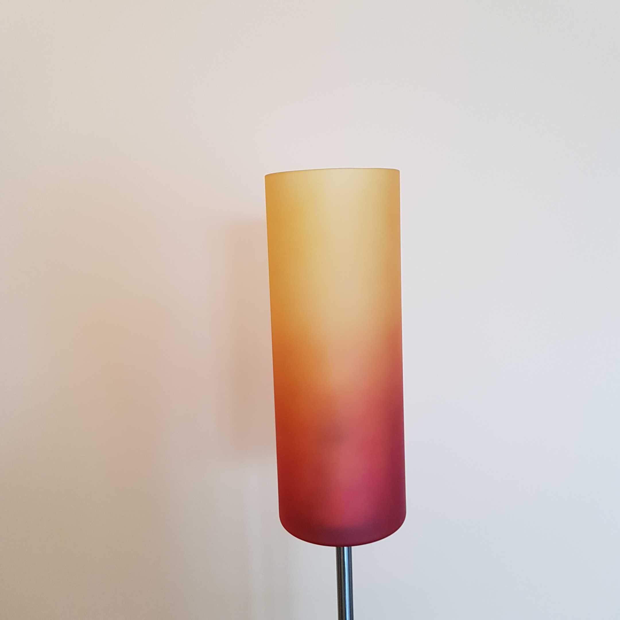 Lampa stojąca podłogowa