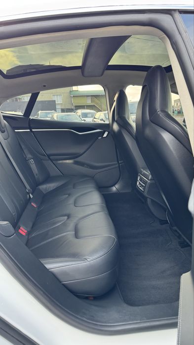 Європейська Tesla Model Тесла Модель S 2014р. 85 кВт 7 місць Запас 440
