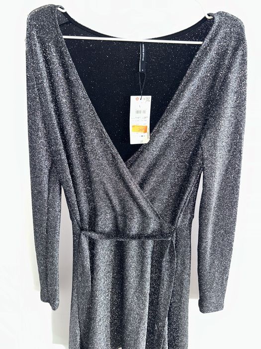 Sylwestrowa srebrna brokatowa sukienka z długim rękawem House