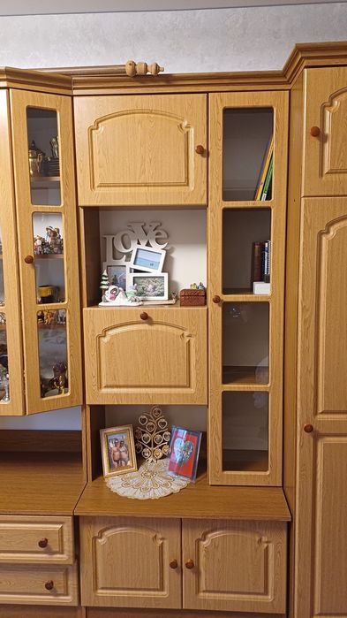 Стенка отличного качестве светлокоричневая