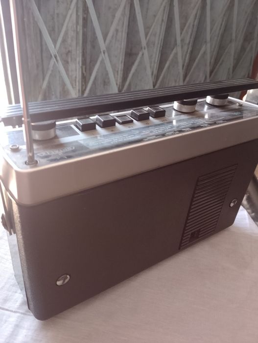 Radio portátil antigo