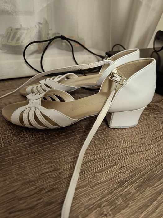 Дитяче вуття для балтних танців 22 см