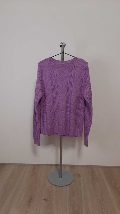 Стильний, яскравий светрик