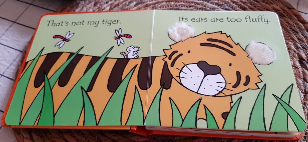 That's not my tiger. Usborne. Książka sensoryczna po angielsku dla dzi