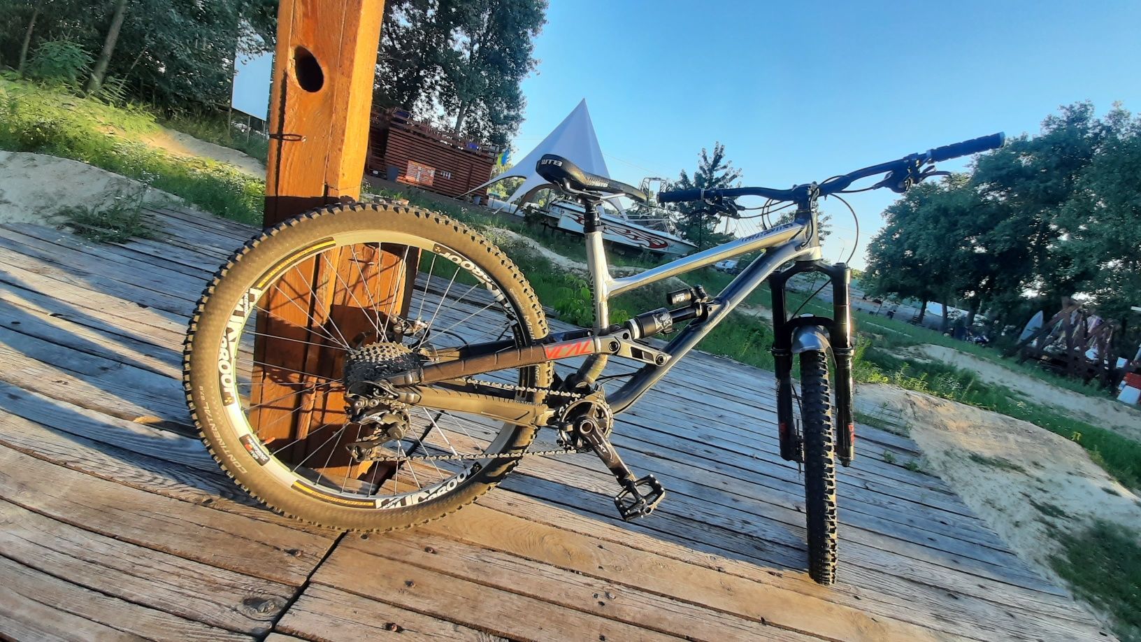 Продам велосипед Commencal Clash