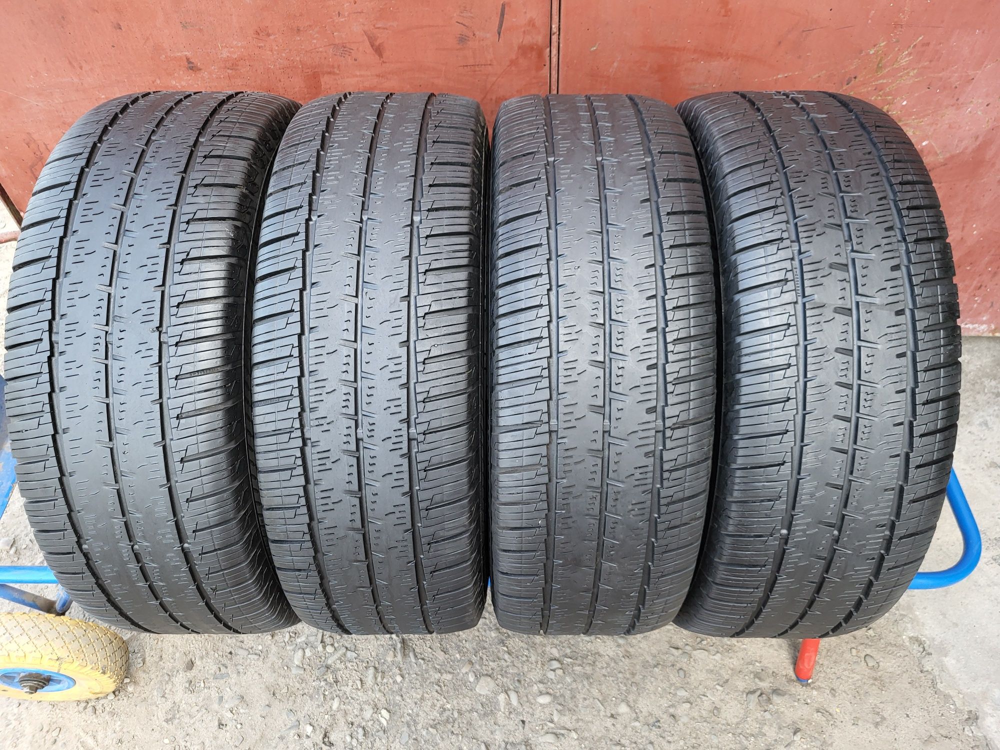 235/65/16C R16C 121/119R Continental VanContact 4Season 4шт шини 5мм