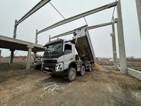 Wykopy koparka transport wyburzenia pomoc drogowa piasek czarnoziem