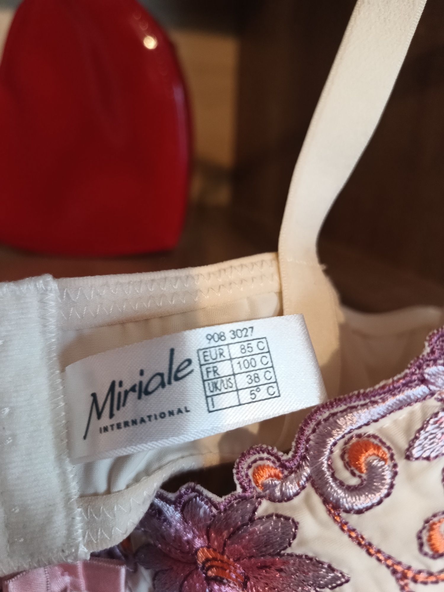 Miriale eleganzia biustonosz haftowanym motywem kwiatowym