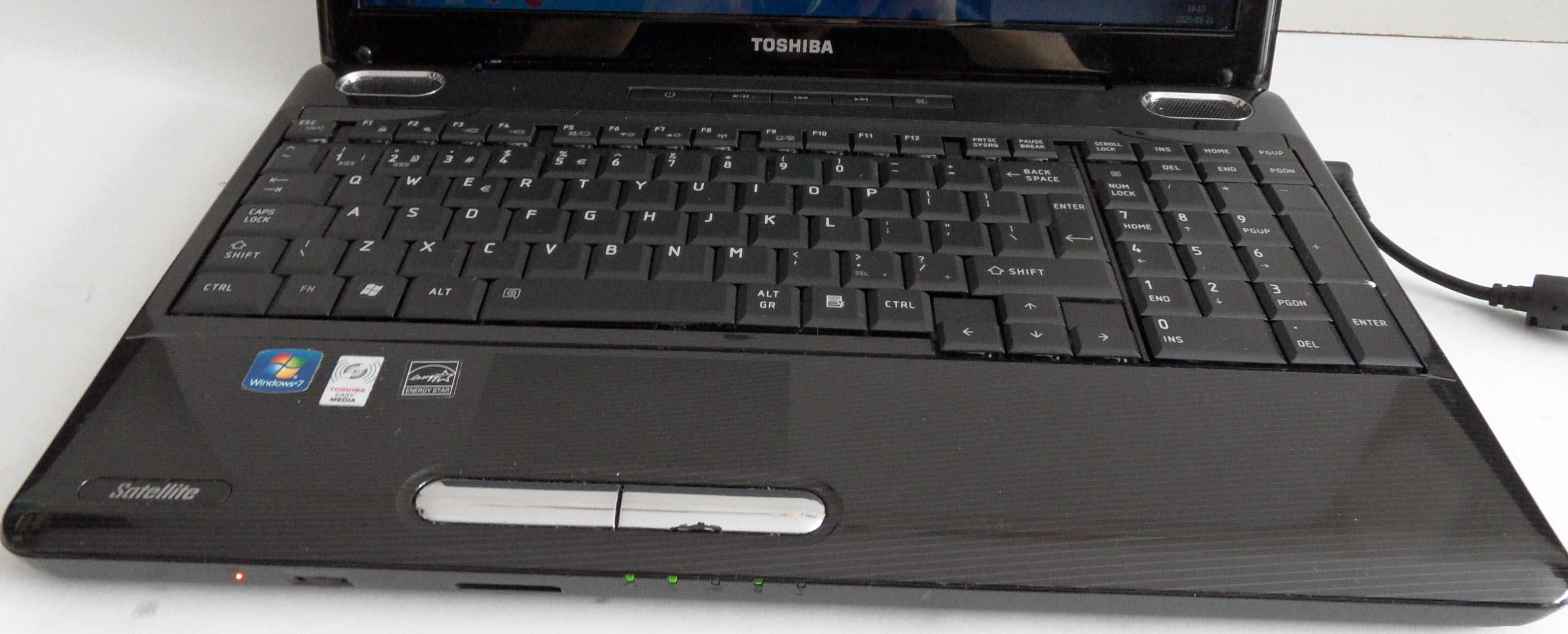 Laptop Toshiba L 505 , I 3 , Ram 4 Gb , HDD 500 Gb