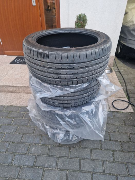 Opony wielosezonowe 235/45/18