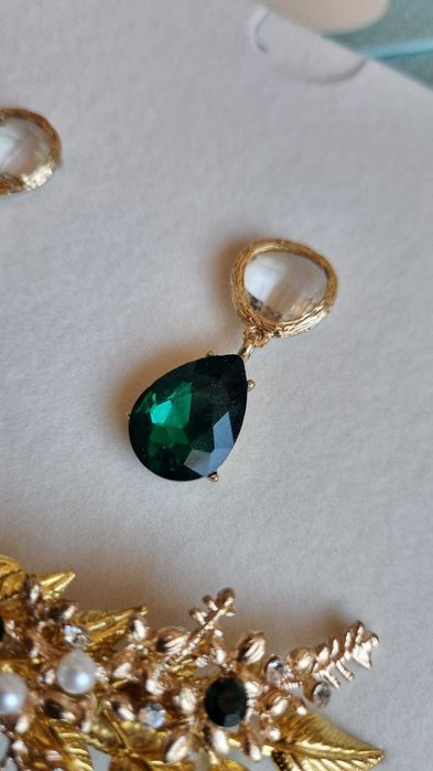 Conjunto Toucado e Brincos – Cristal Verde / Dourado