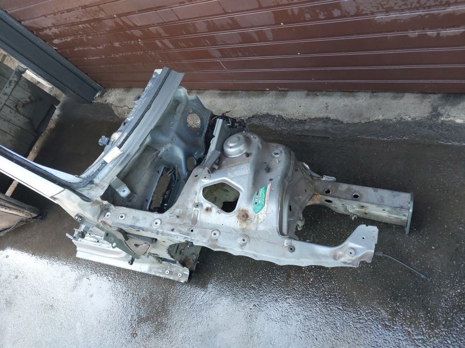 Ćwiartka Prawy przód audi a4 b8 LY7G próg słupek Podłużnica Fartuch