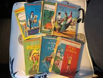 Livros infantis da Coleção Poly