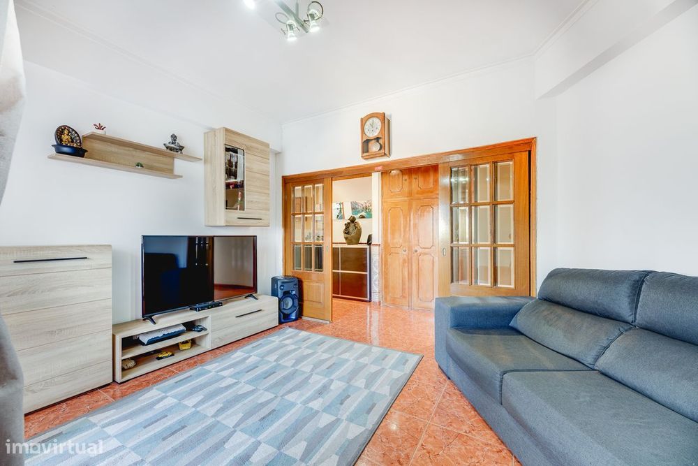 Apartamento T2 | Varanda | Arrecadação | Póvoa De Santa Iria