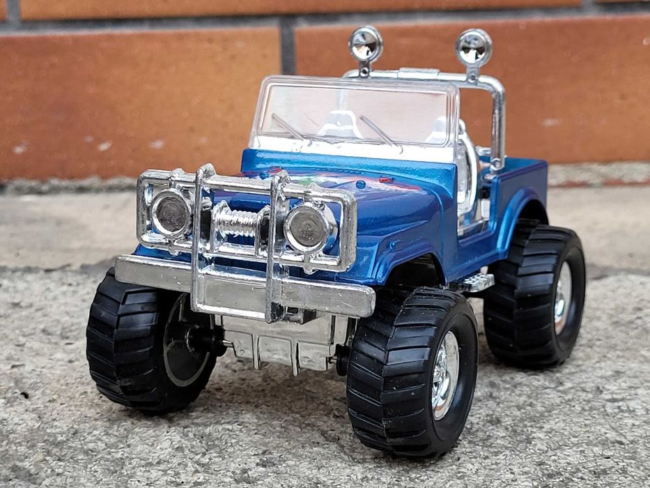 Kolekcja modeli Amerykański Pickup Jeep Wrangler  1:21 1:34