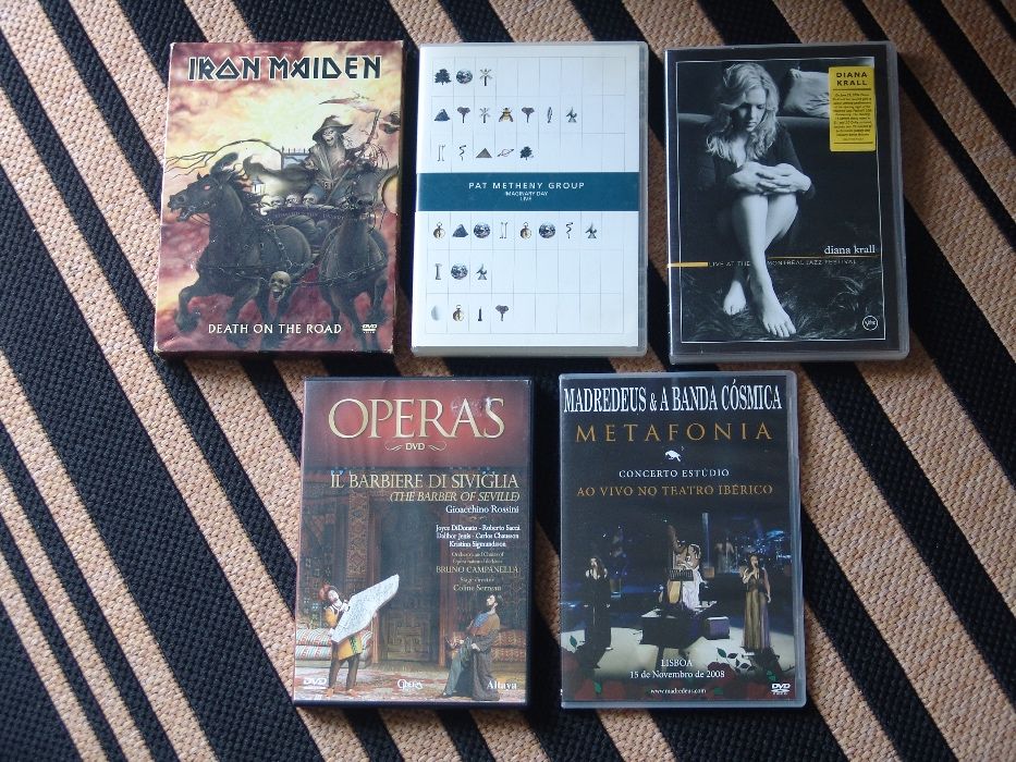 [DVDs/Música/4 Títulos]