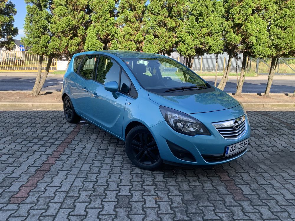 Opel Meriva B 1.7 110km cosmo czujniki parkowania alu hak nowe tarcze