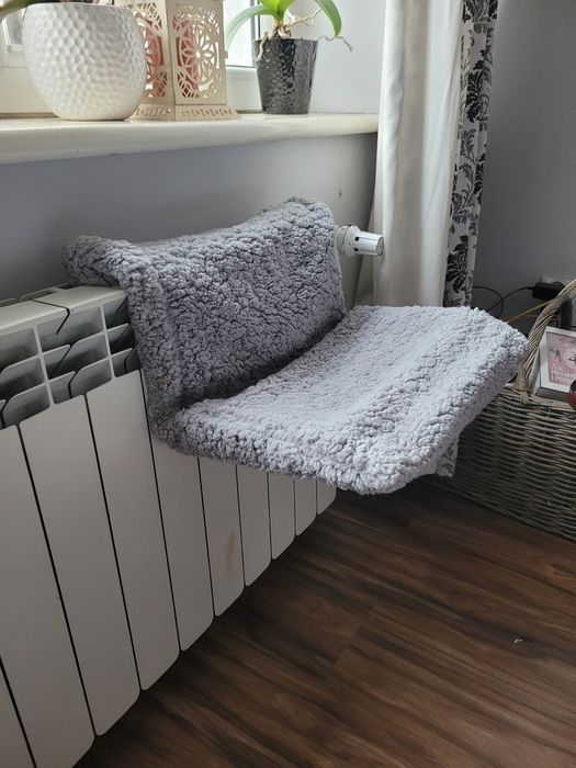 Legowisko dla kota na grzejnik