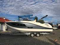 Łódź QuickSilver ACTIV 875 Sundeck – FULL OPCJA + przyczepa