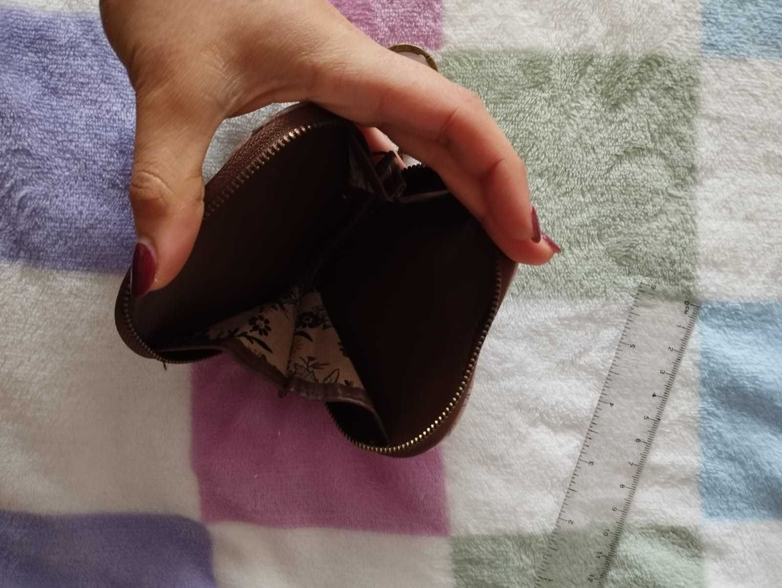 Porta-moedas em formato de coração