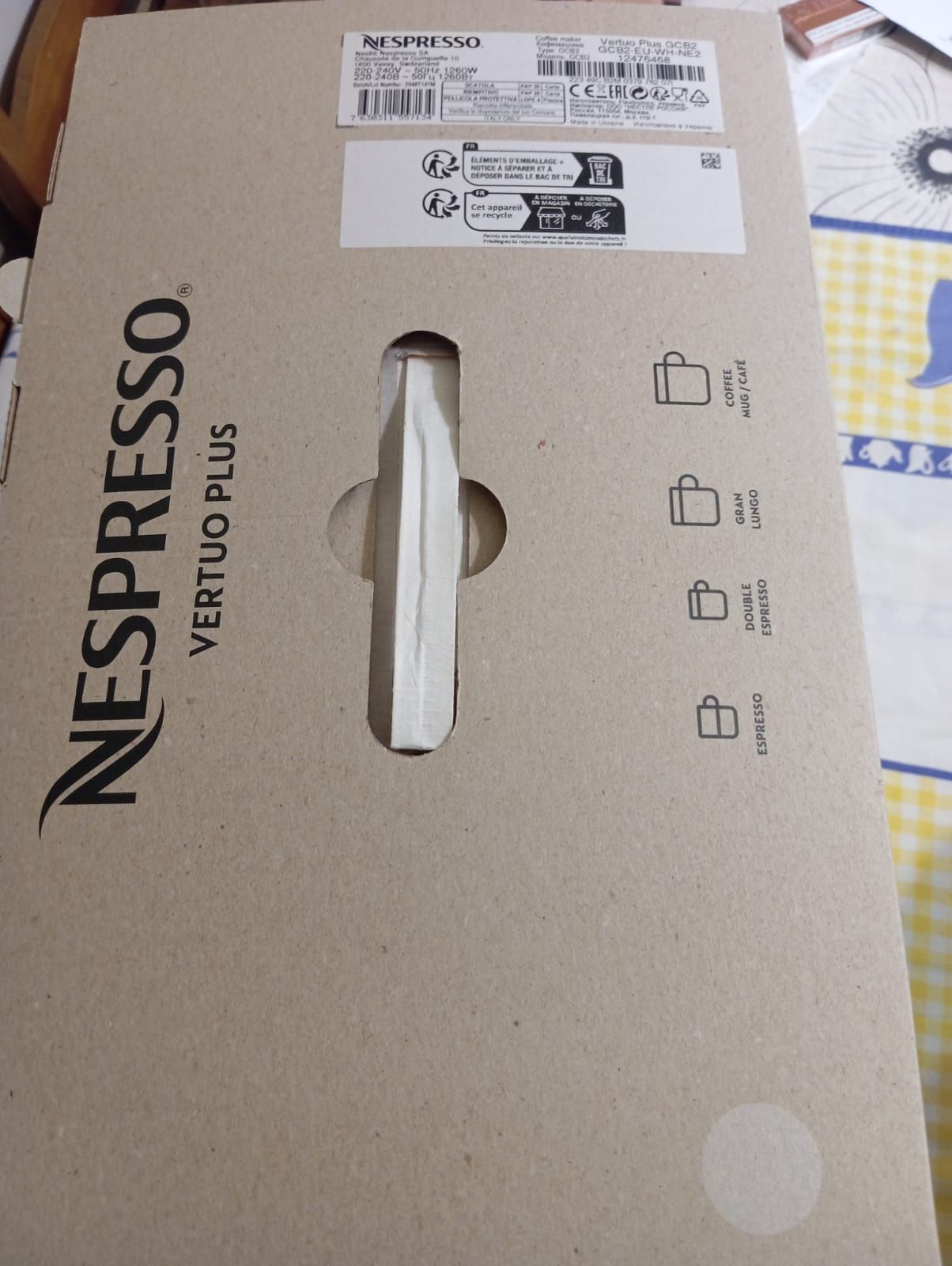 Maquina Nespresso Vertuo plus nova