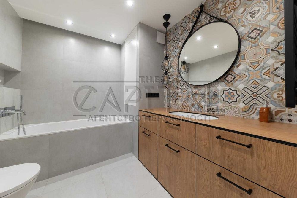 Продаж квартири з дизайнерським ремонтом, 3 спальні, Київ