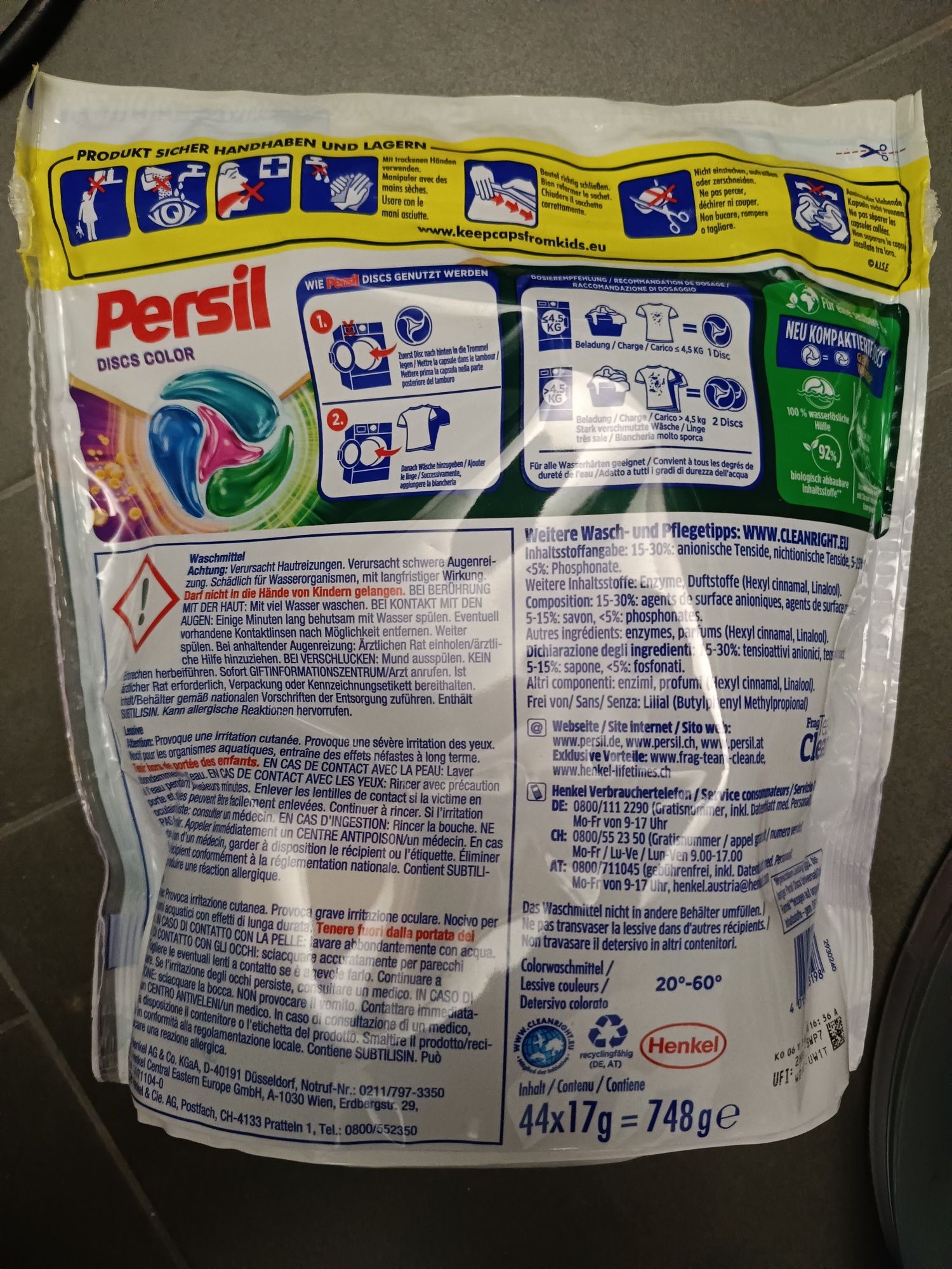 Niemieckie kapsułki Persil 44 washen