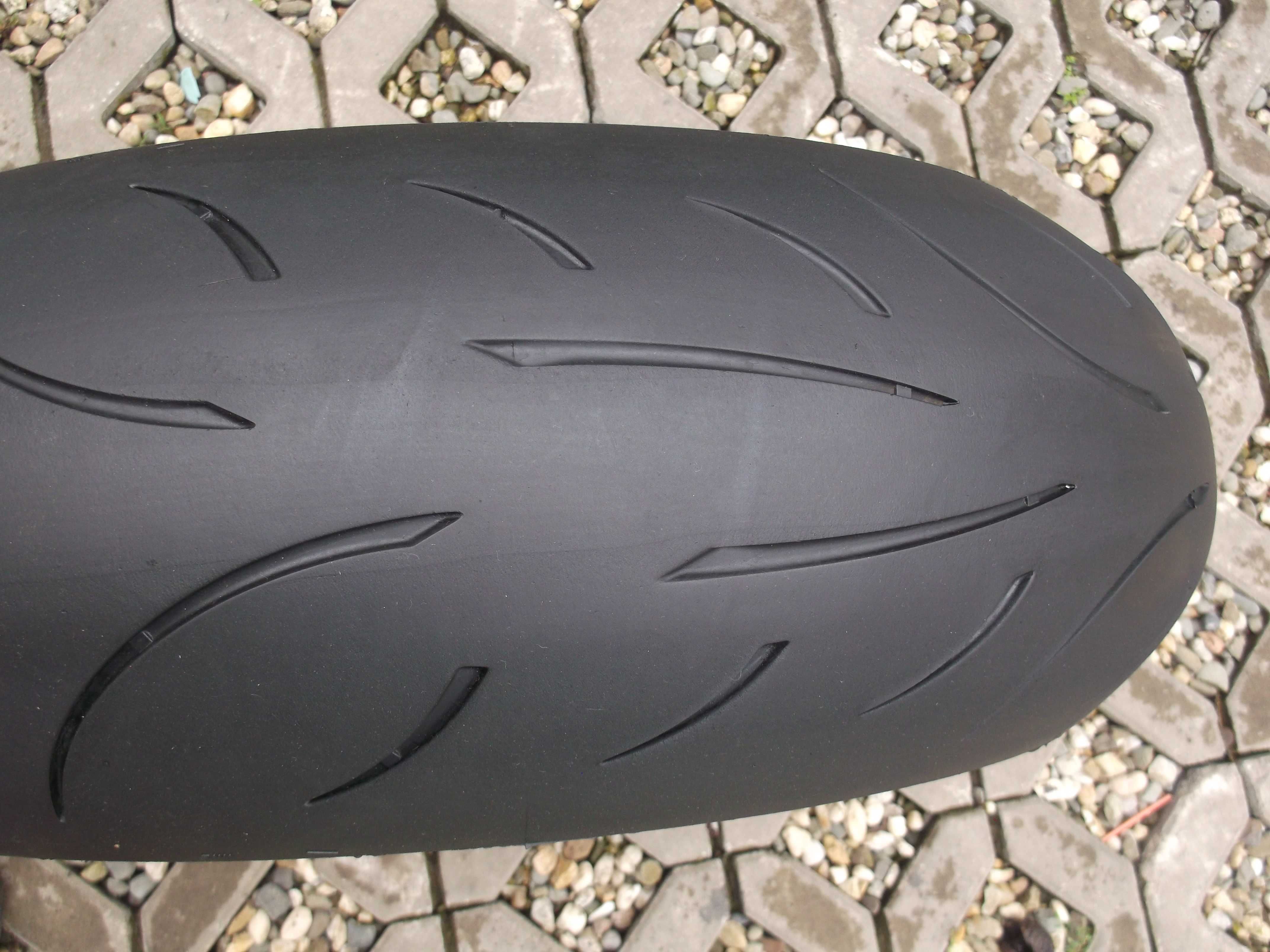 opona 190/55ZR17 Metzeler Sportec M9rr dot0524 2,4mm tor r1 cbr