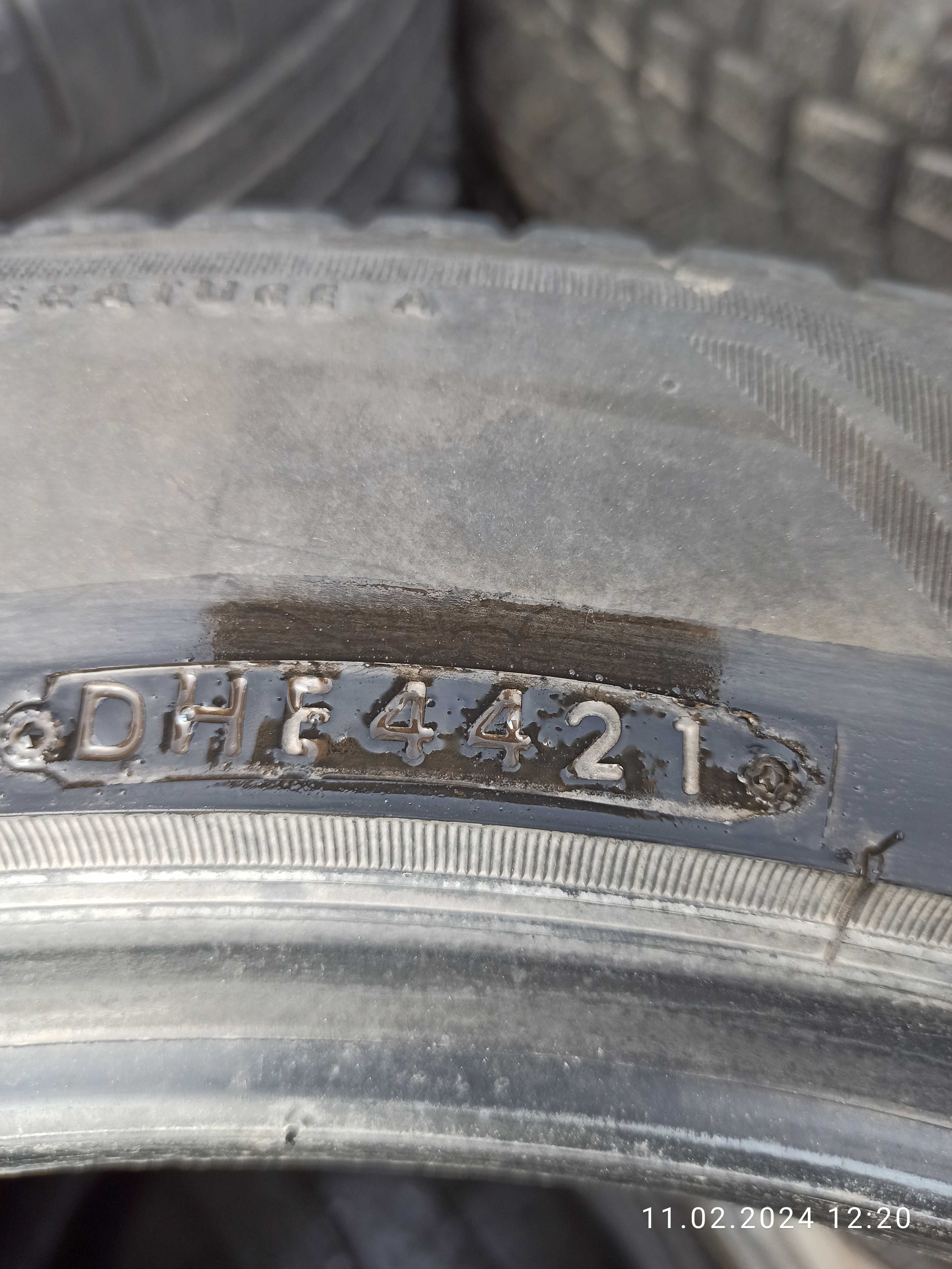 Bridgestone 255/50 R-19