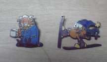pins raros do garfield de 1978 e 1 dos smurfs