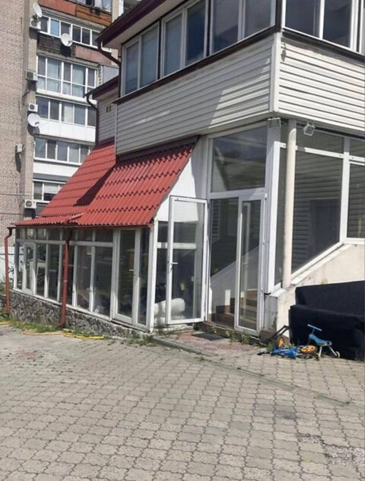 Продам 5-кімнатний будинок у центрі Дніпра з гаражем і ділянкою