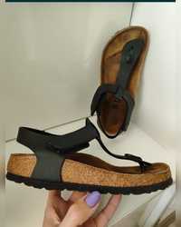 Birkenstock шкіряні босоніжки,сандалі 35 розмір