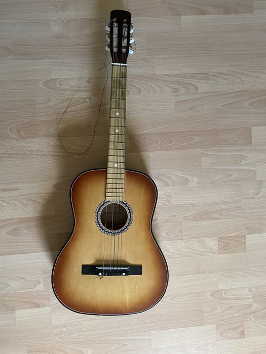 Gitara popularna/akustyczna defil