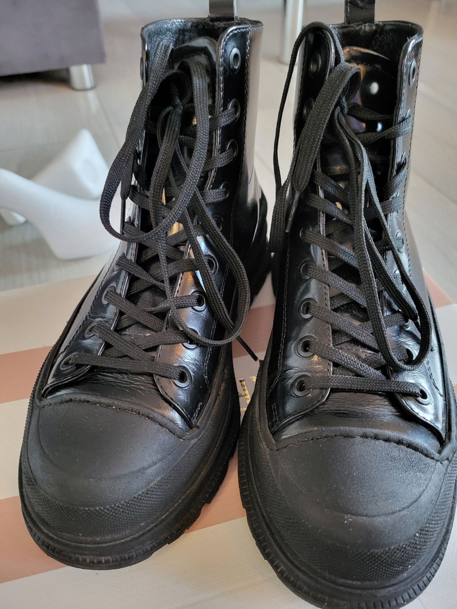Carinii czarne botki  trampki wysokie ze skóry naturalnej r.37