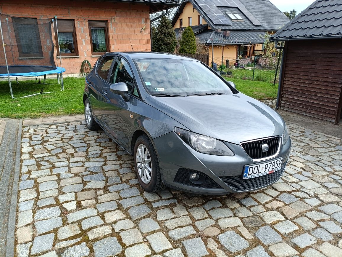 Sprzedam Seat Ibiza 1,2 TDI rok 2011