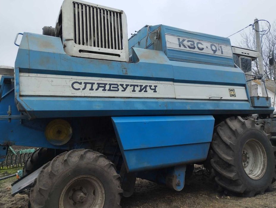 Комбайн КЗС-9-1 "СЛАВУТИЧ"